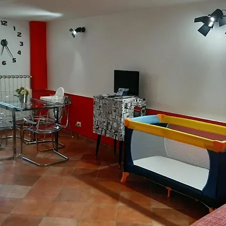Movie Star With Garden Apartment *